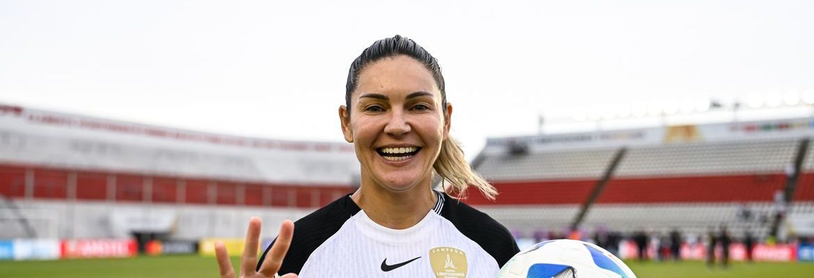 Corinthians goleia Boca Juniors e vai à semi da Libertadores Feminina